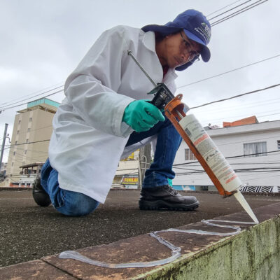 Aplicação de Gel Repelente